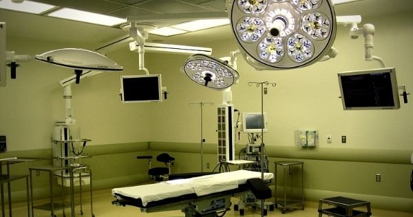 Diseño y estructura de un salón quirúrgico